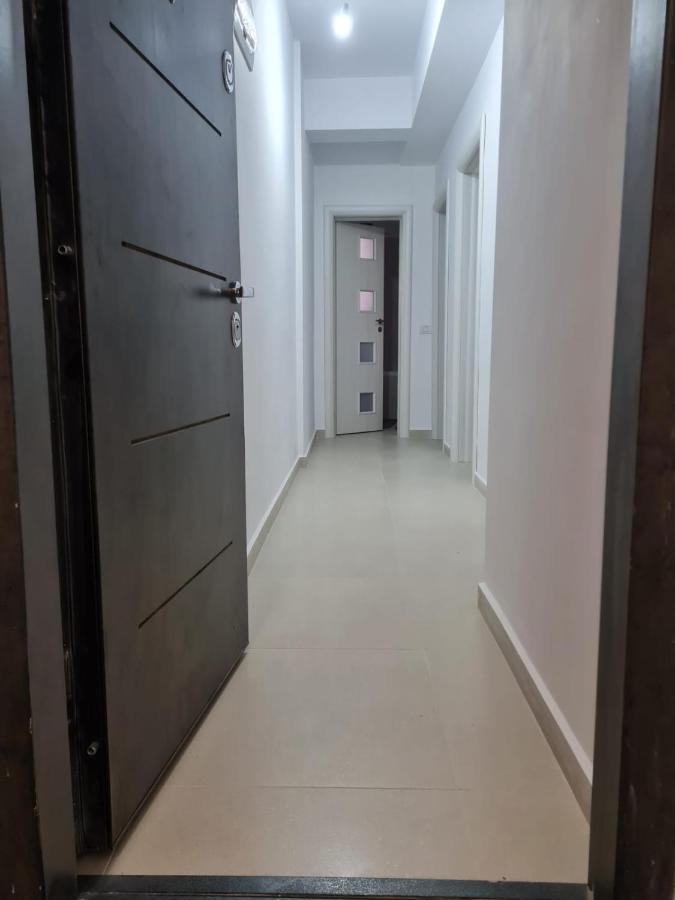 Deluxe 2 Bedroom Apartment With Balcony And Private Parking Bragadiru Exteriör bild