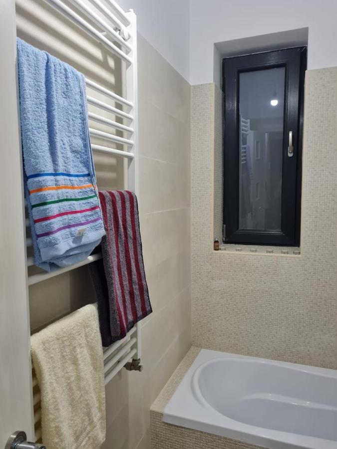 Deluxe 2 Bedroom Apartment With Balcony And Private Parking Bragadiru Exteriör bild