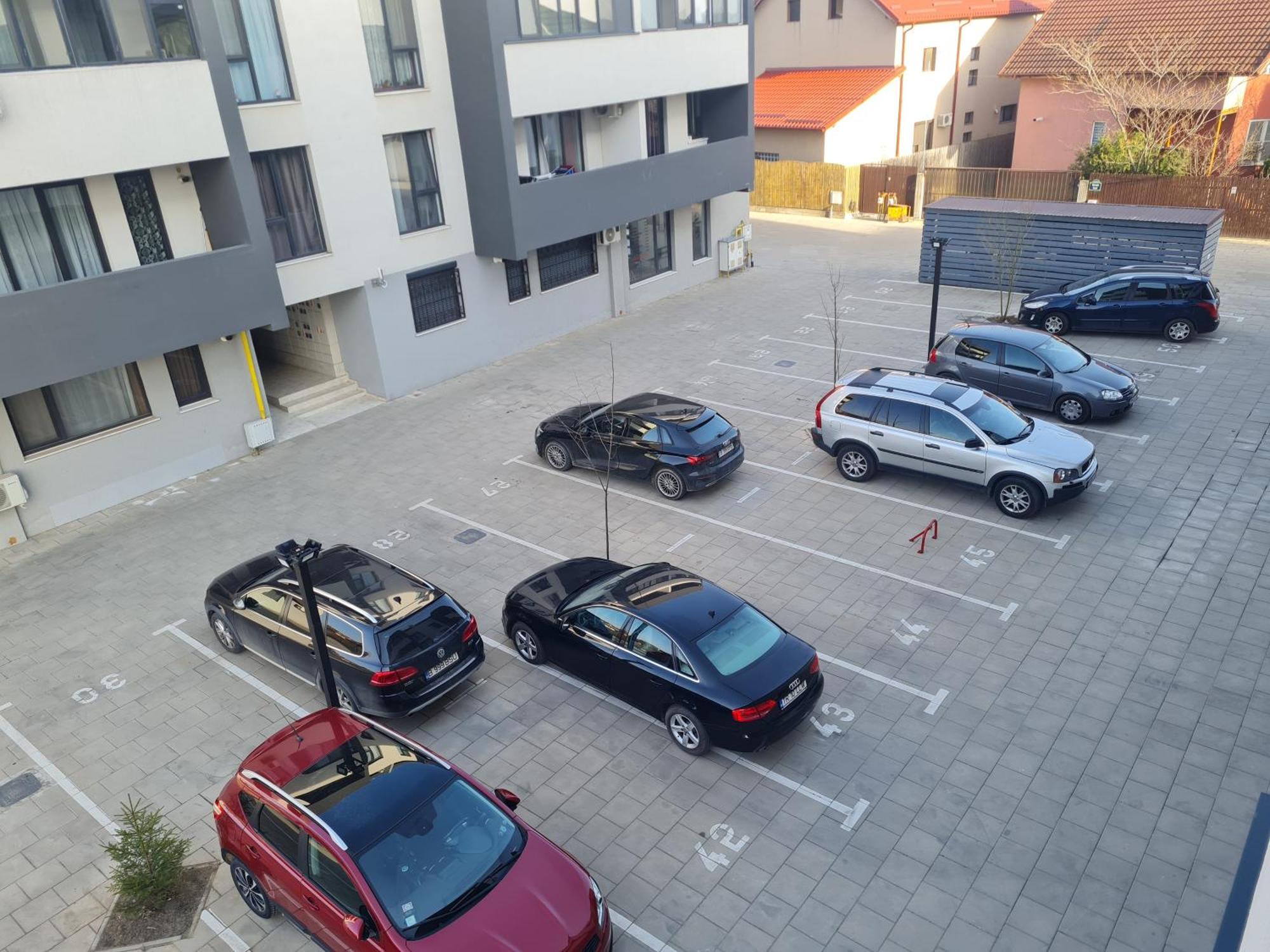 Deluxe 2 Bedroom Apartment With Balcony And Private Parking Bragadiru Exteriör bild